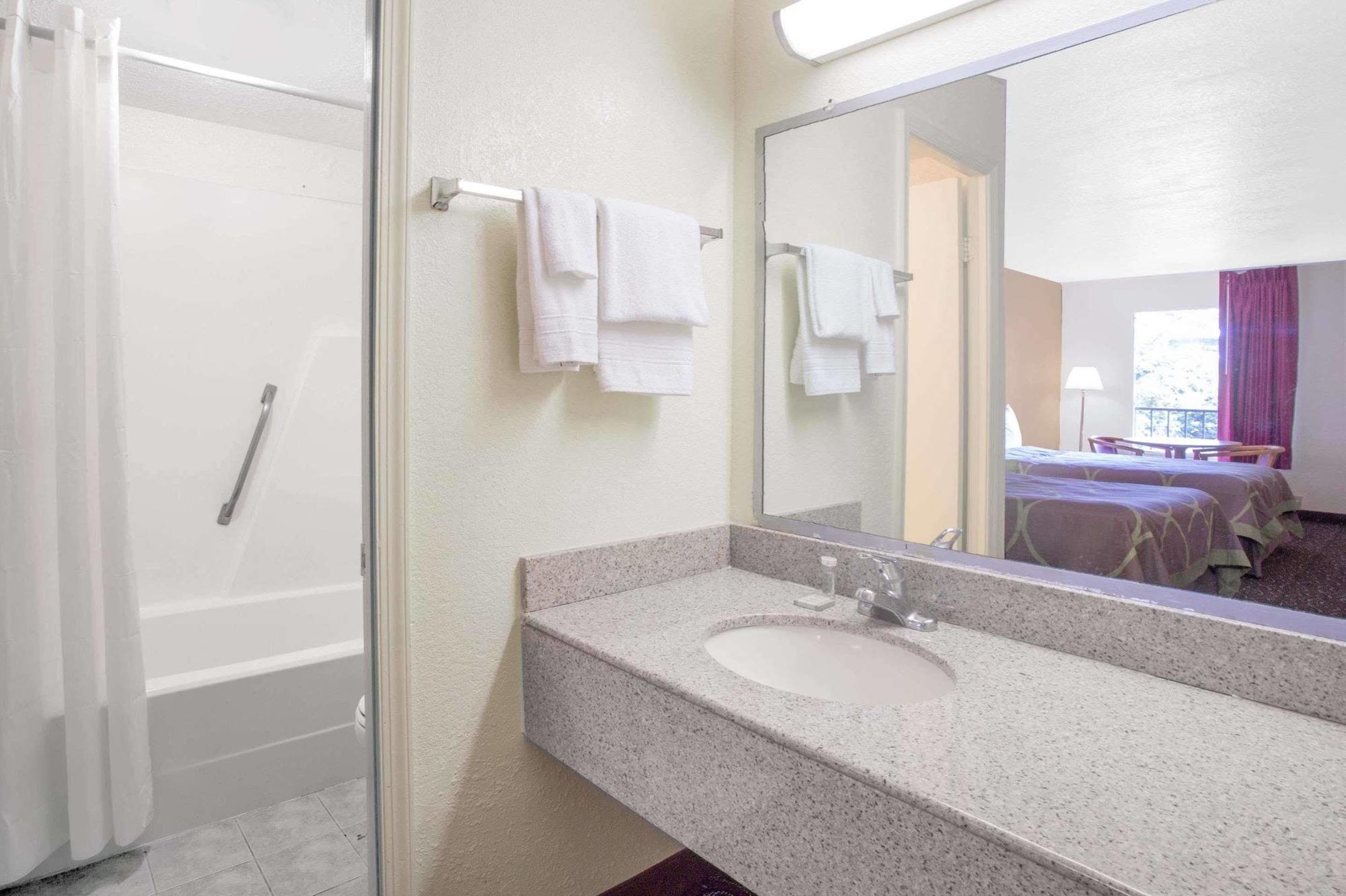 Norge Super Inn Williamsburg المظهر الخارجي الصورة