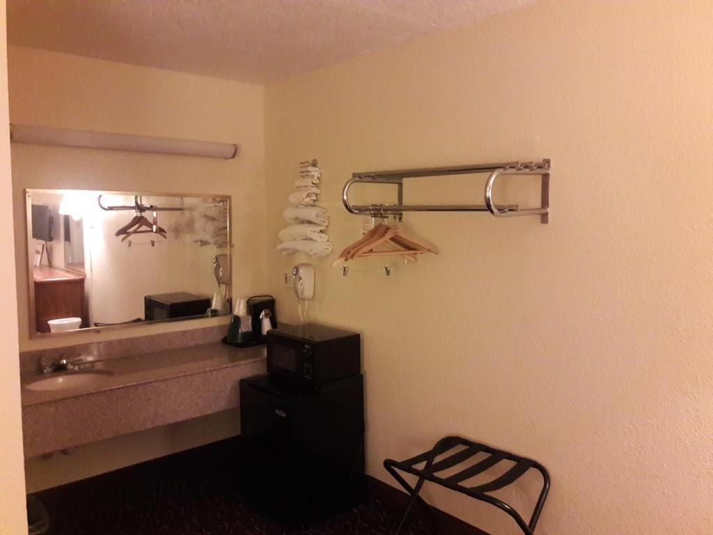 Norge Super Inn Williamsburg المظهر الخارجي الصورة